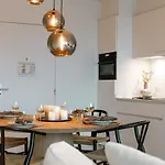 Huswell - Stylish Apartment With Harbour View