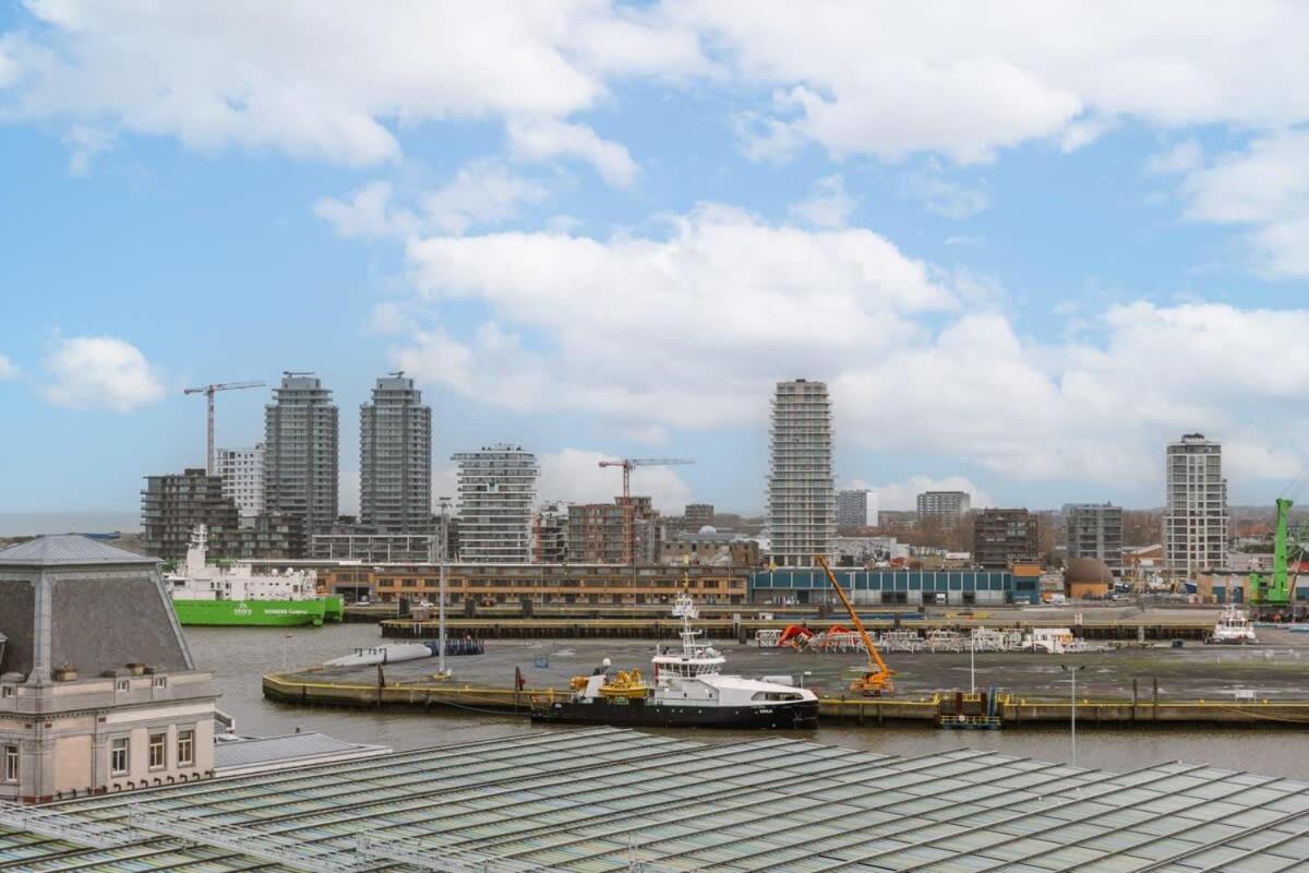 Huswell - Stylish With Harbour View Apartment *